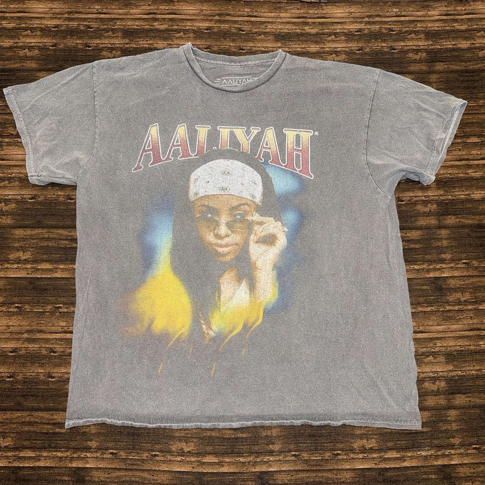 Aaliyah Vintage Style Graphic T Shirt Mens Gray Music Hip Hop Band Rap Tee Faded